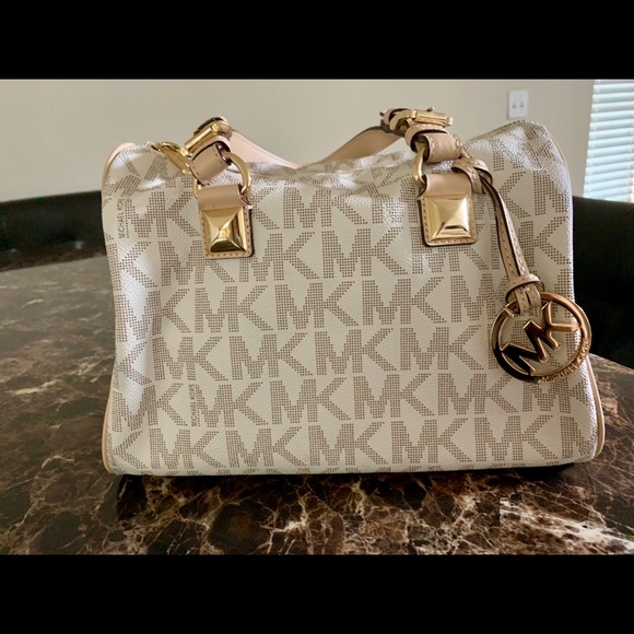 Michael Kors signature grayson medium satchel - Picture 2 of 8